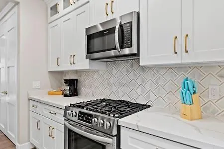 Champagne Taste Luxury In Hillcrest