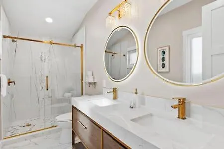 Champagne Taste Luxury In Hillcrest Holiday home *