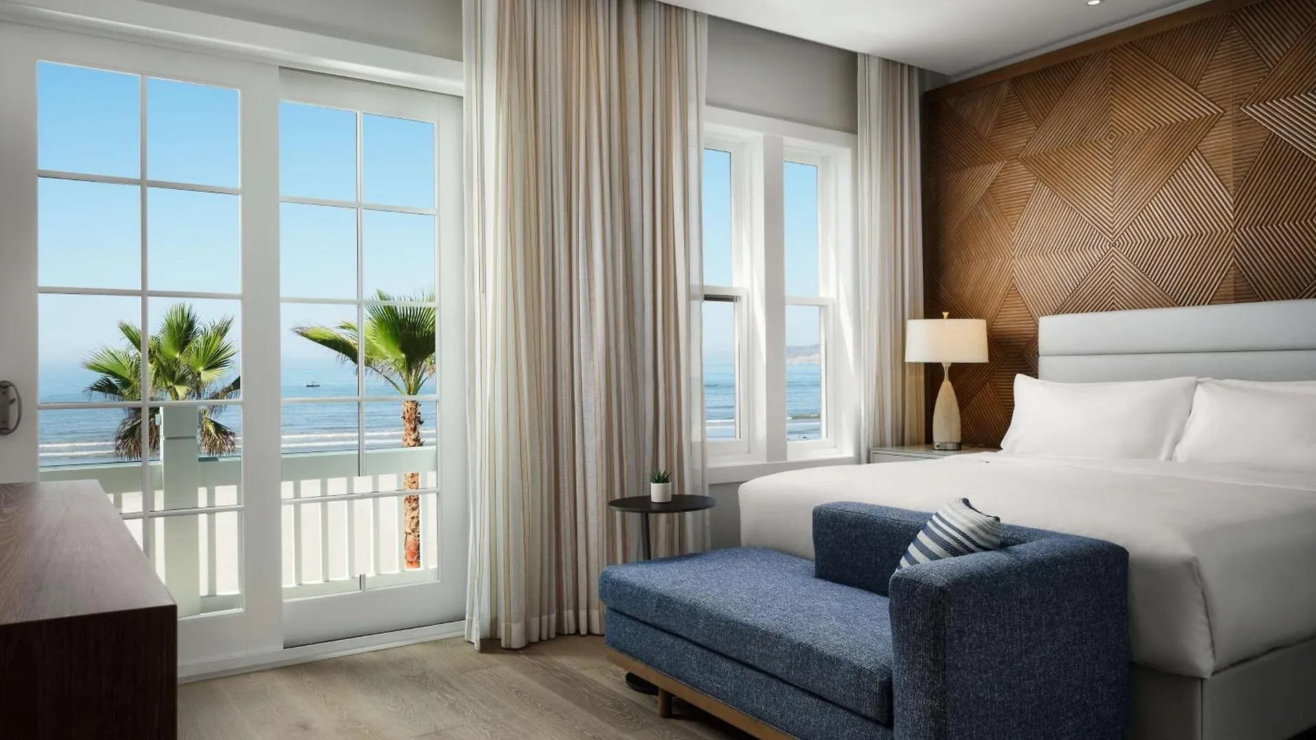 Resort Shore House At The Del, Lxr & 4*