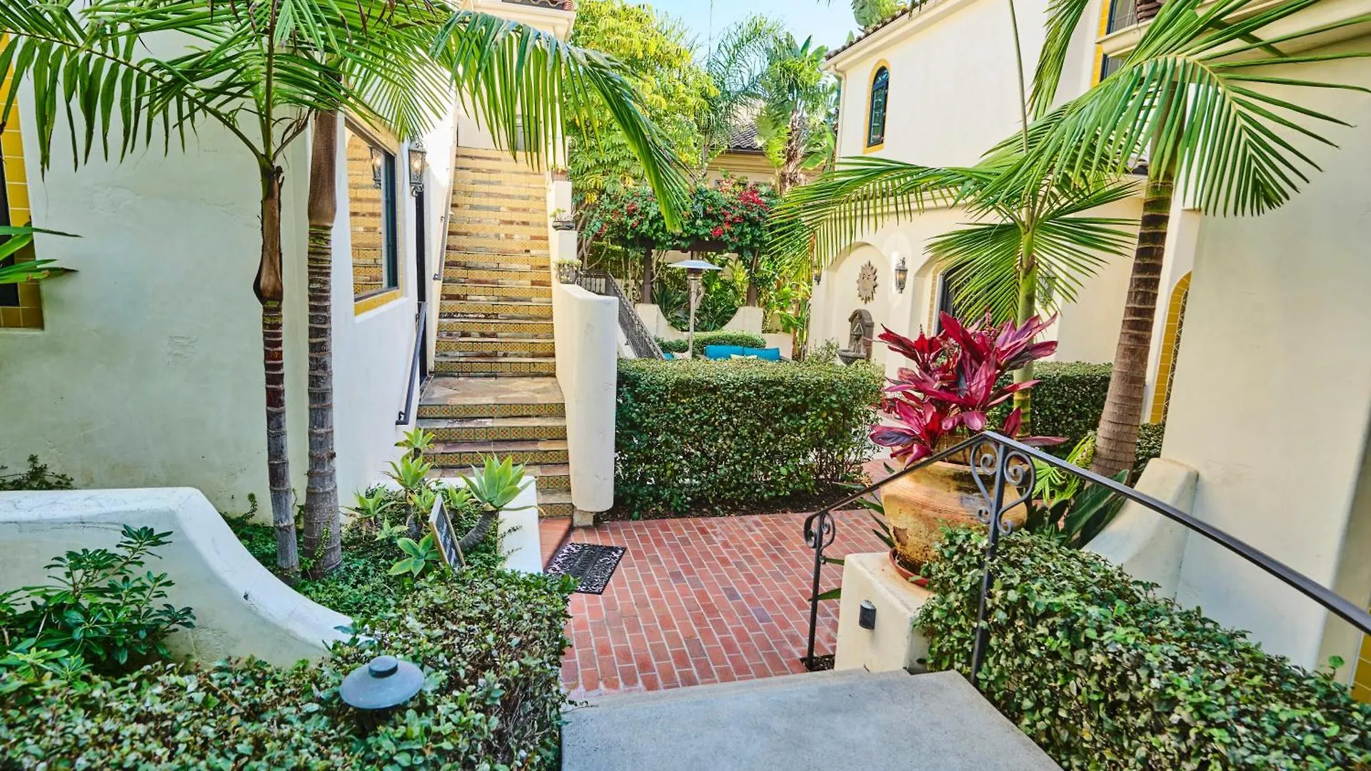 Guest house 360 Degree Ocean & Views With Pool, Spa, Close To The Beach! Pets Ok *