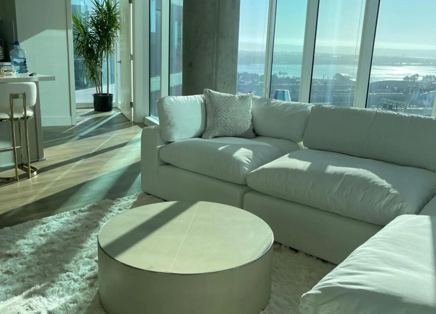 Extraordinary Escape With Rooftop Pool 2 *