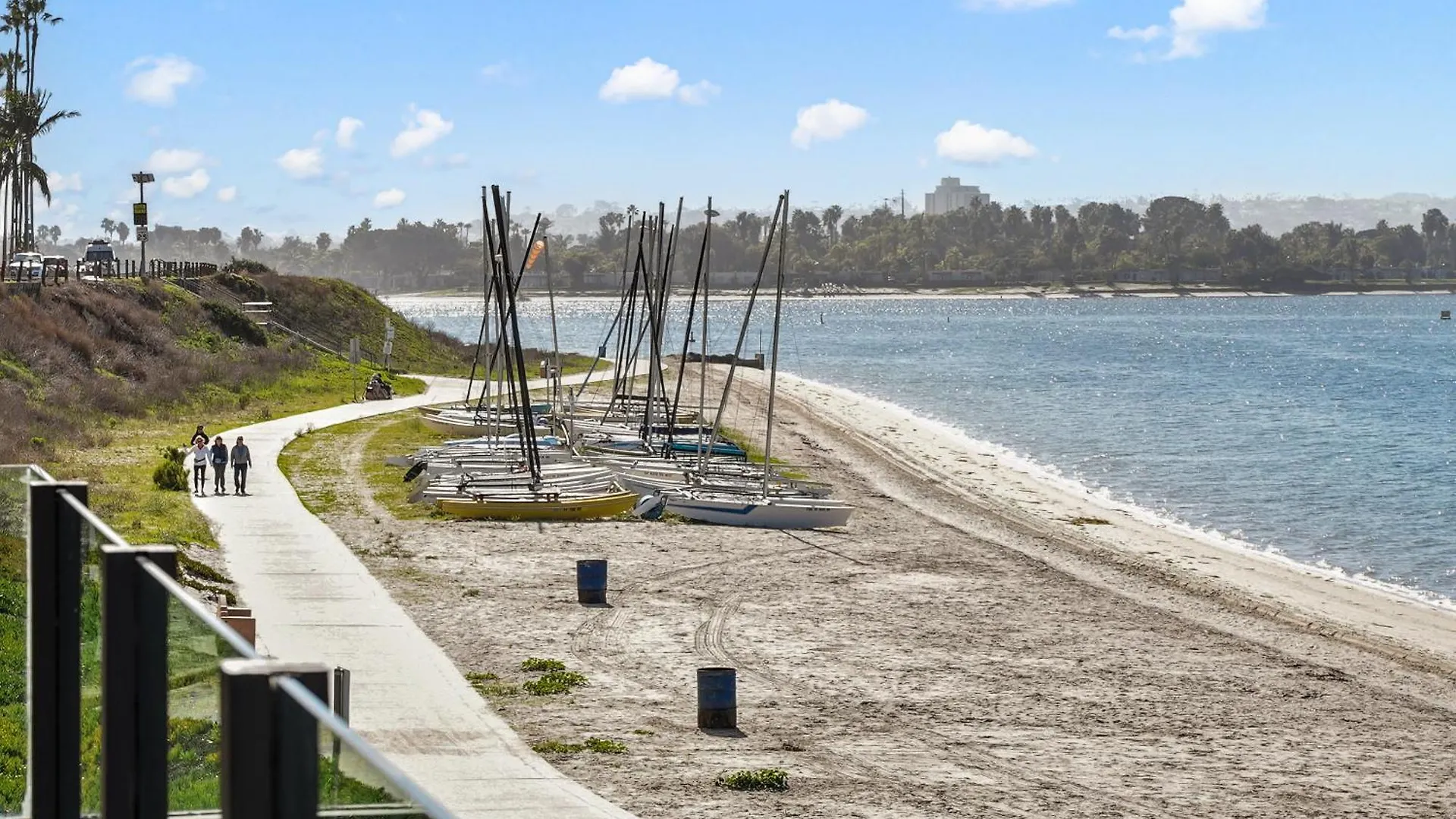 Holiday home Mission Bay Dreams - W Bay Access, Parking, Pool &