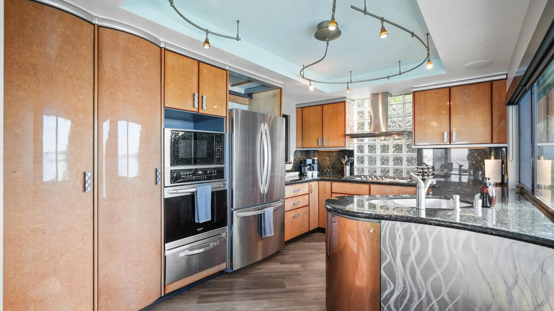 Mission Bay Dreams - W Bay Access, Parking, Pool & Holiday home