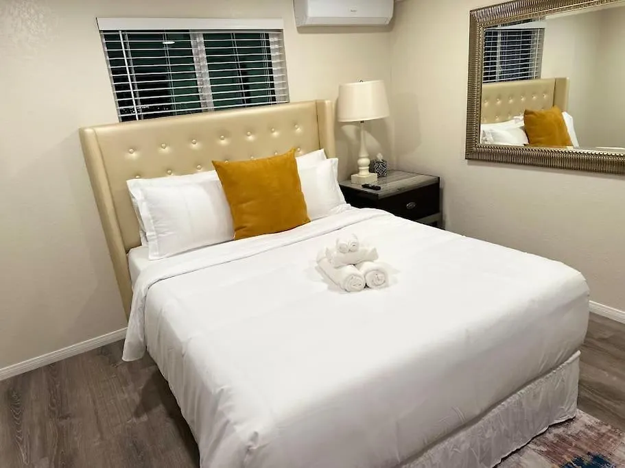 Holiday home Chic By Little Italy And Sd San Diego