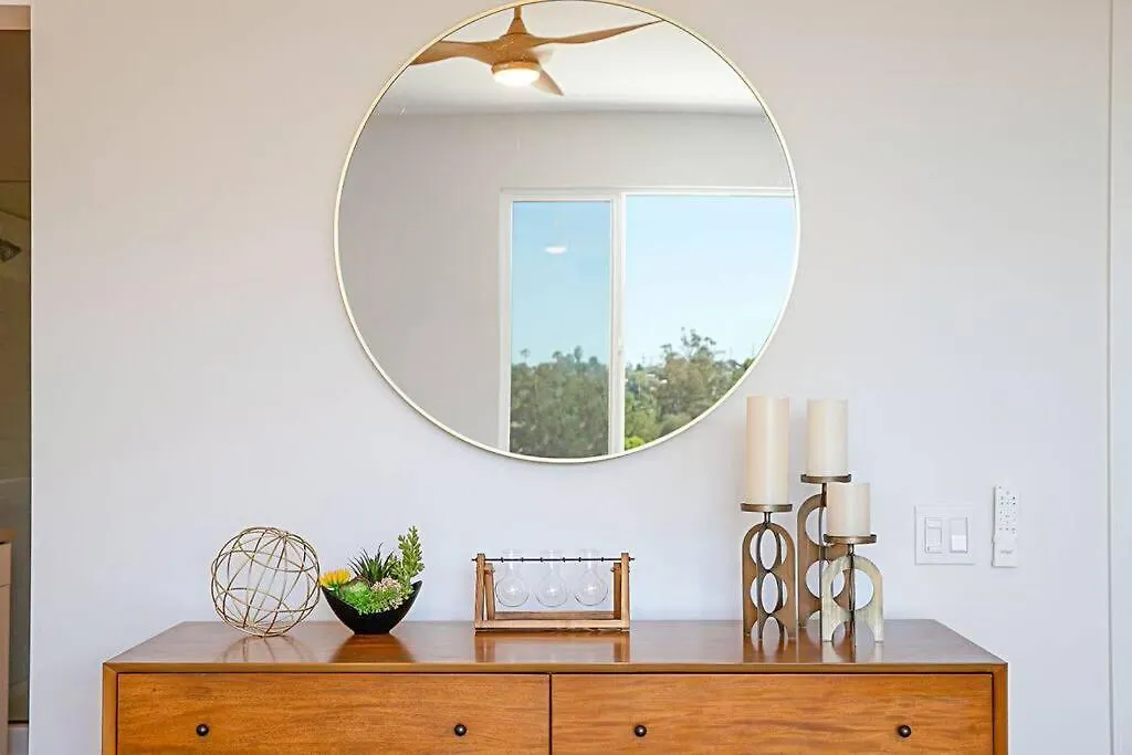 Luxury New With Private Rooftop, Downtown In Minutes *