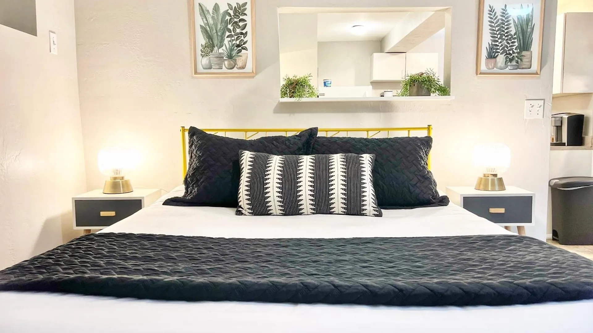Apartment Urban Oasis Near The Zoo A For 2