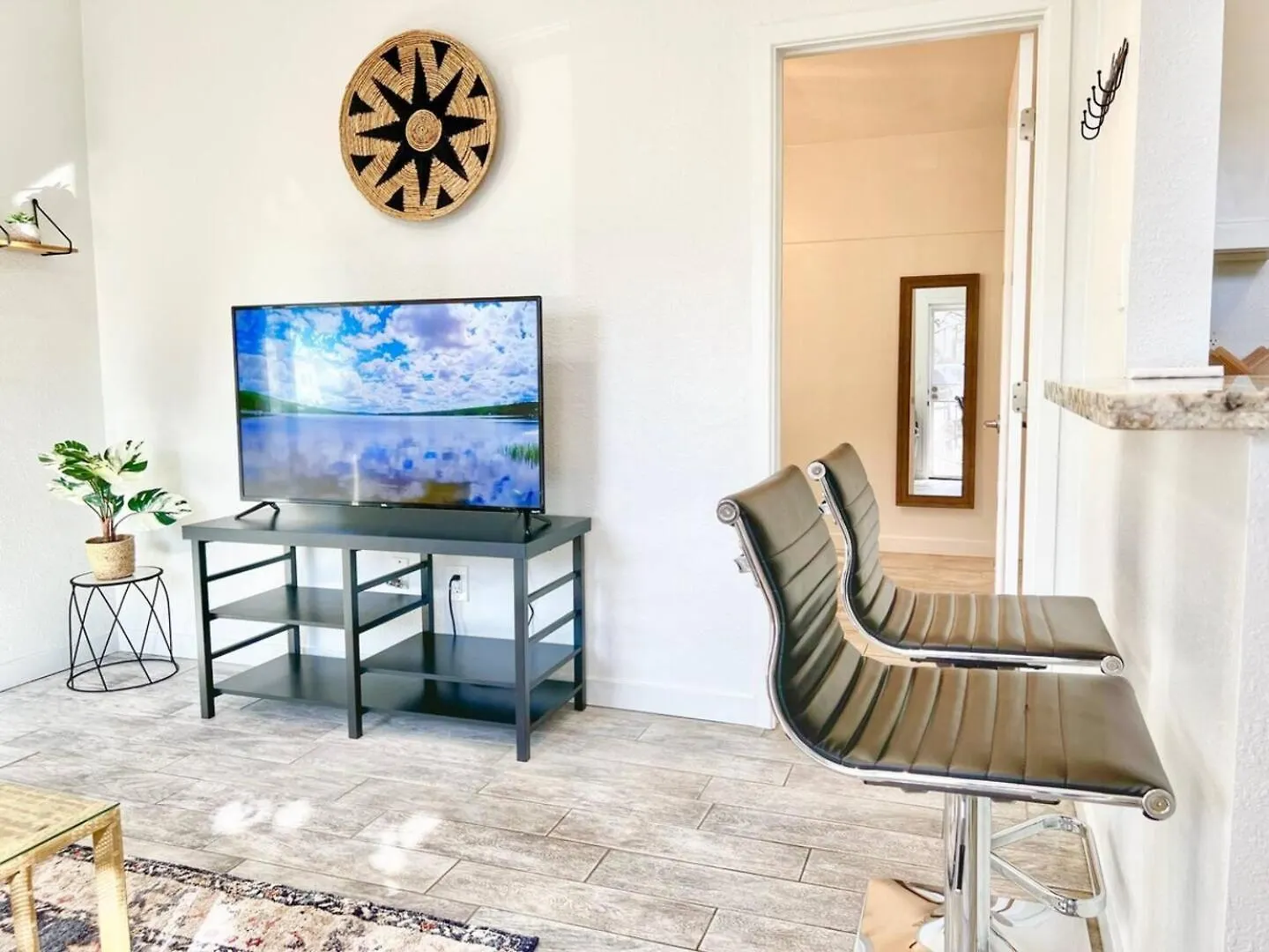 Charming Flat Near The
