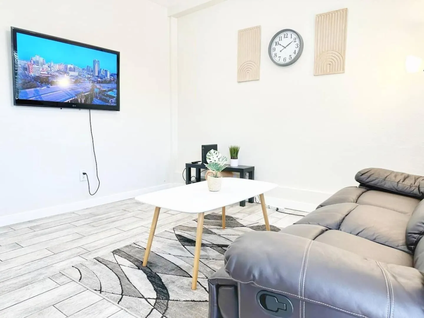 Apartment Modern Retreat Just Outside The