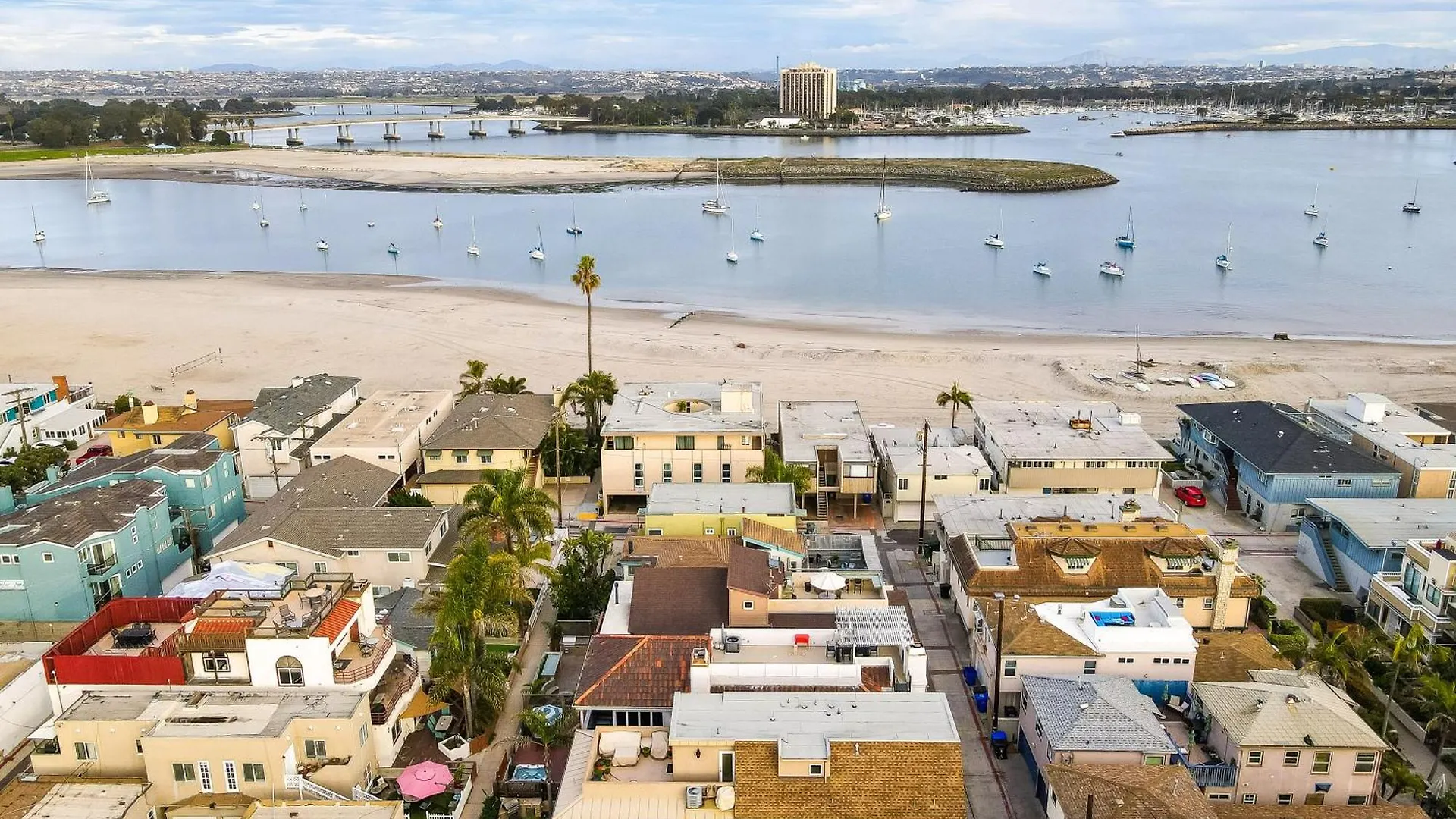 Massive W Stunning Rooftop, Parking, Spa, Ac & Bay Views! Holiday home San Diego