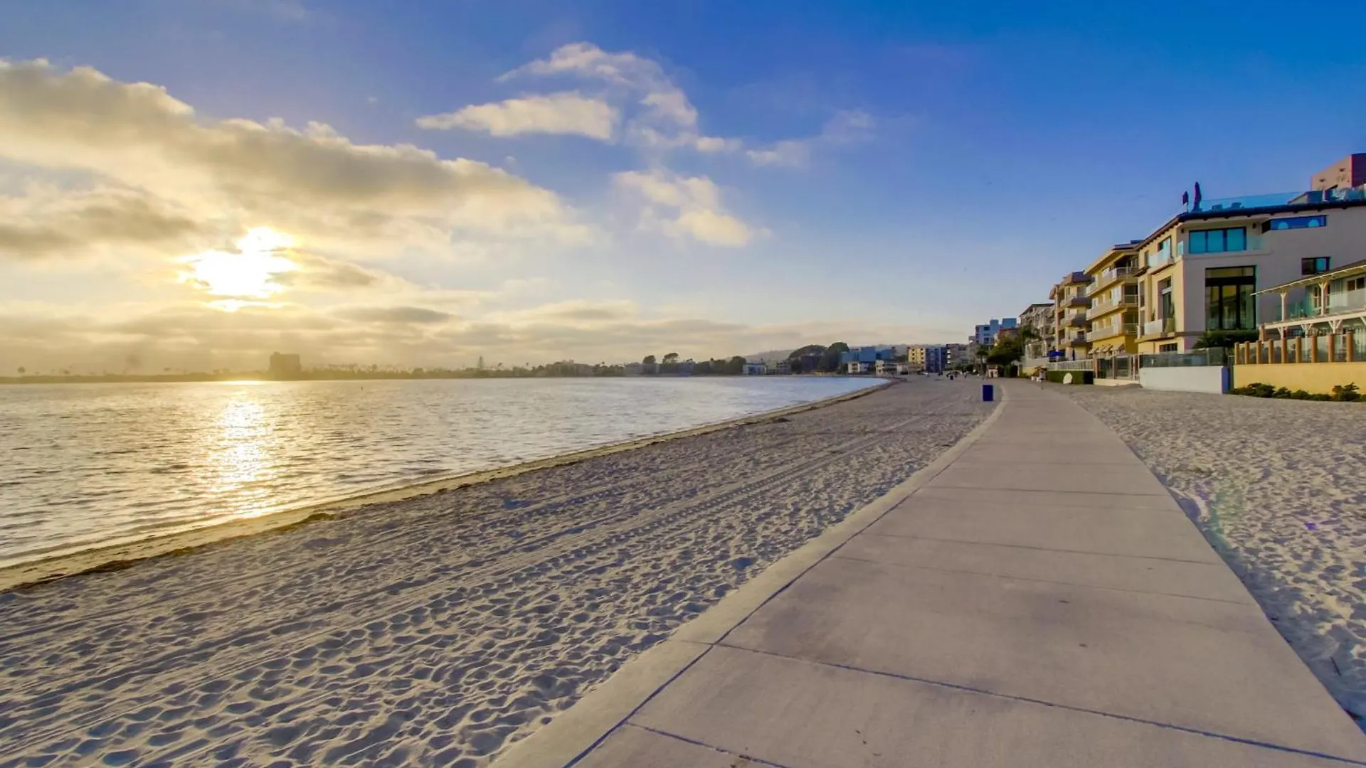 Holiday home Mission Bay Dreams - W Bay Access, Parking, Pool & *
