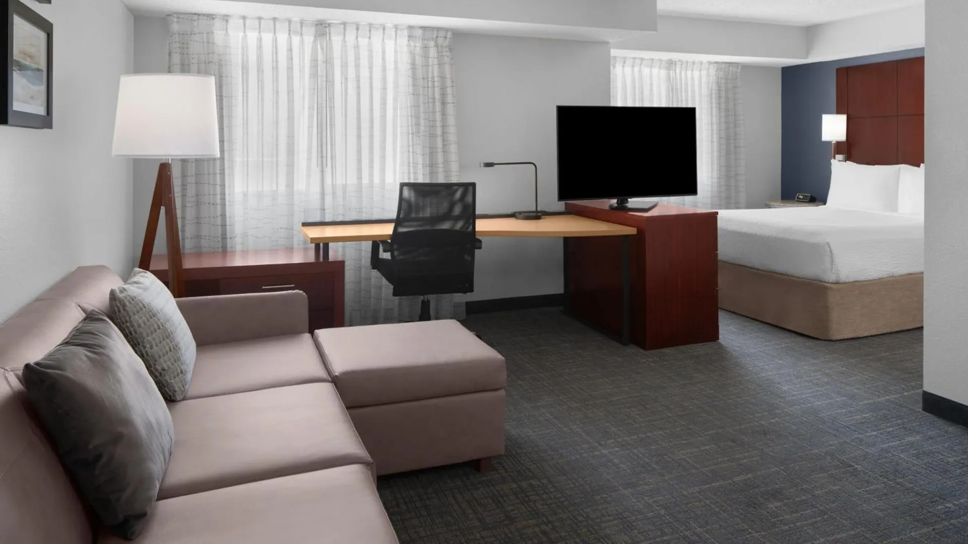 By Marriott Downtown 3*