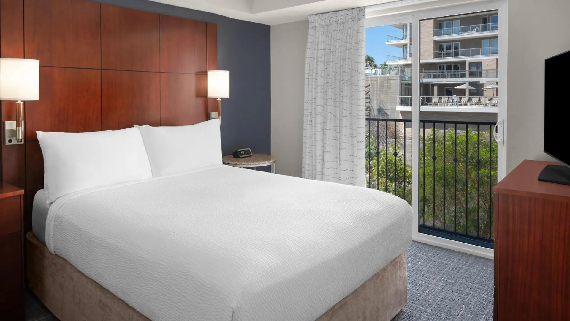 Hotell By Marriott Downtown 3*