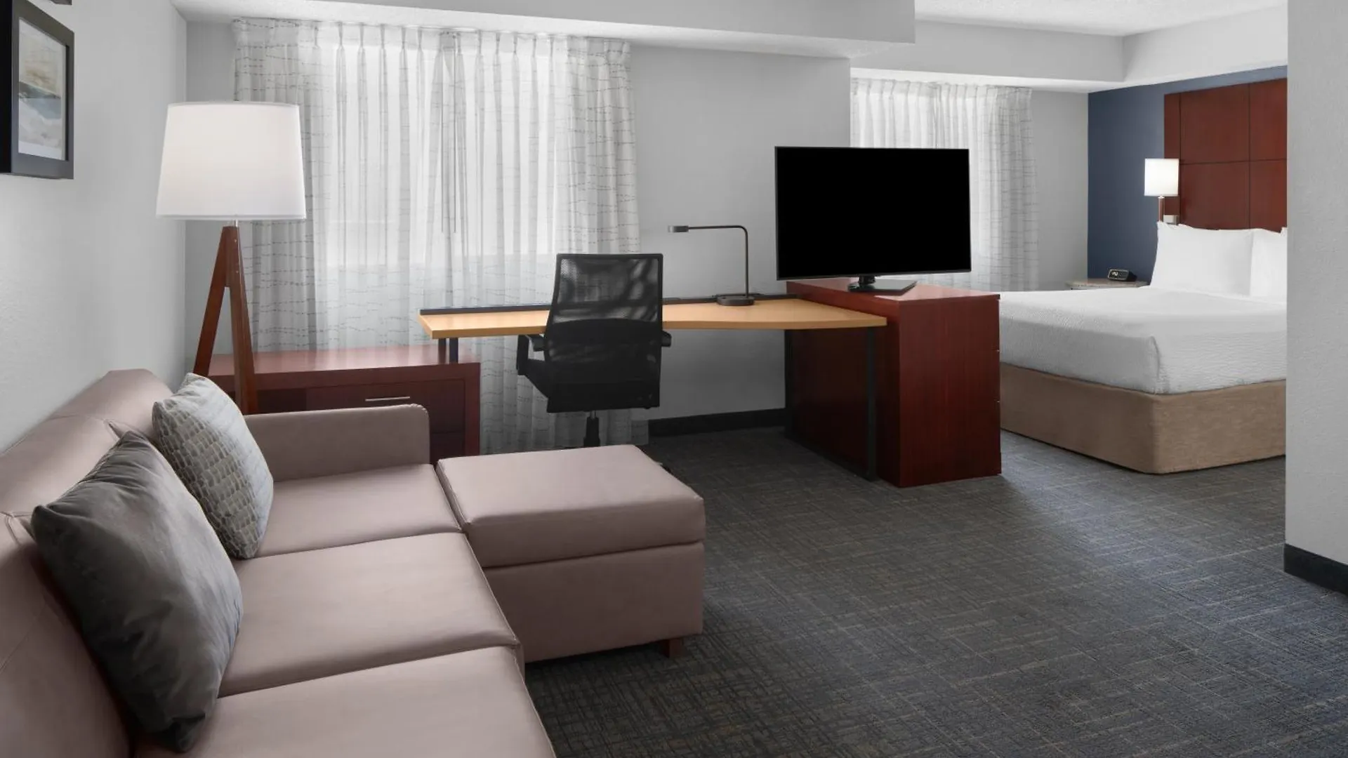 By Marriott Downtown Hotell