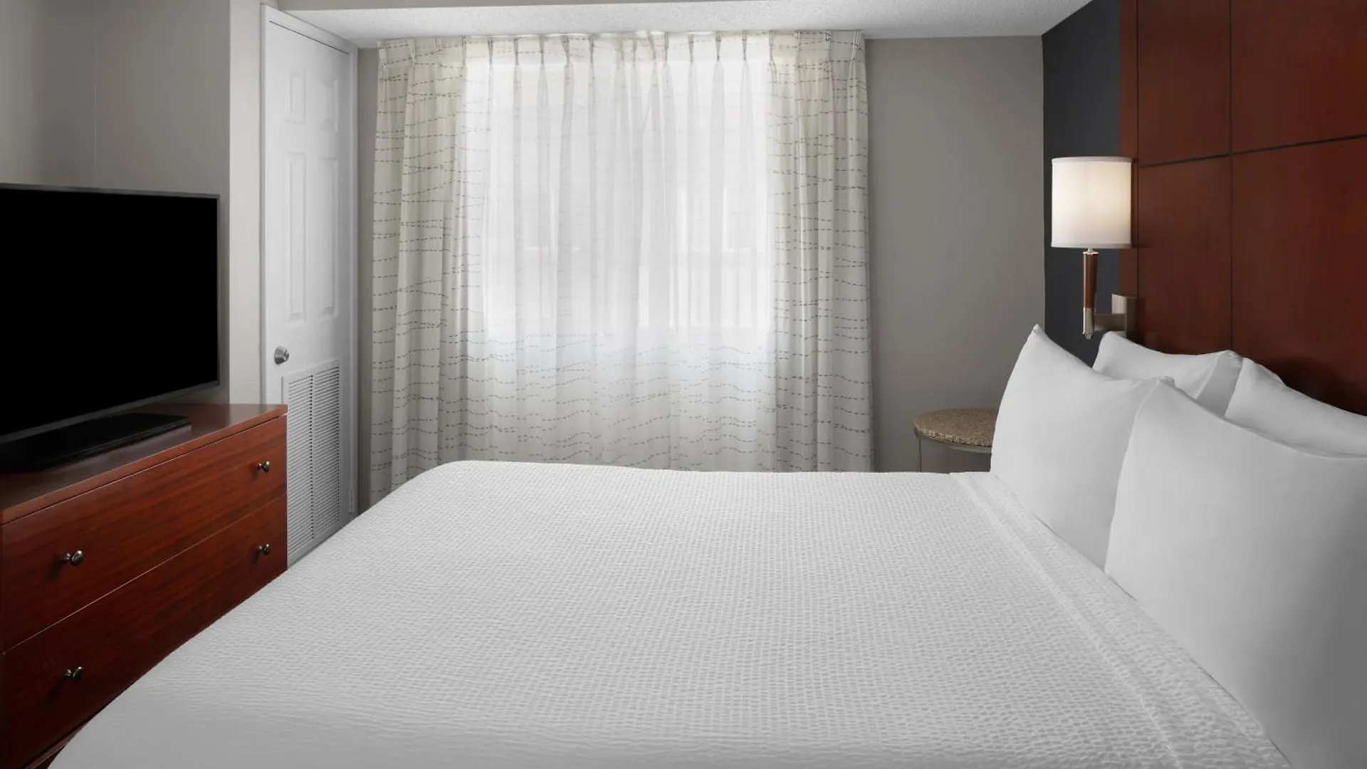 Hotell By Marriott Downtown 3*