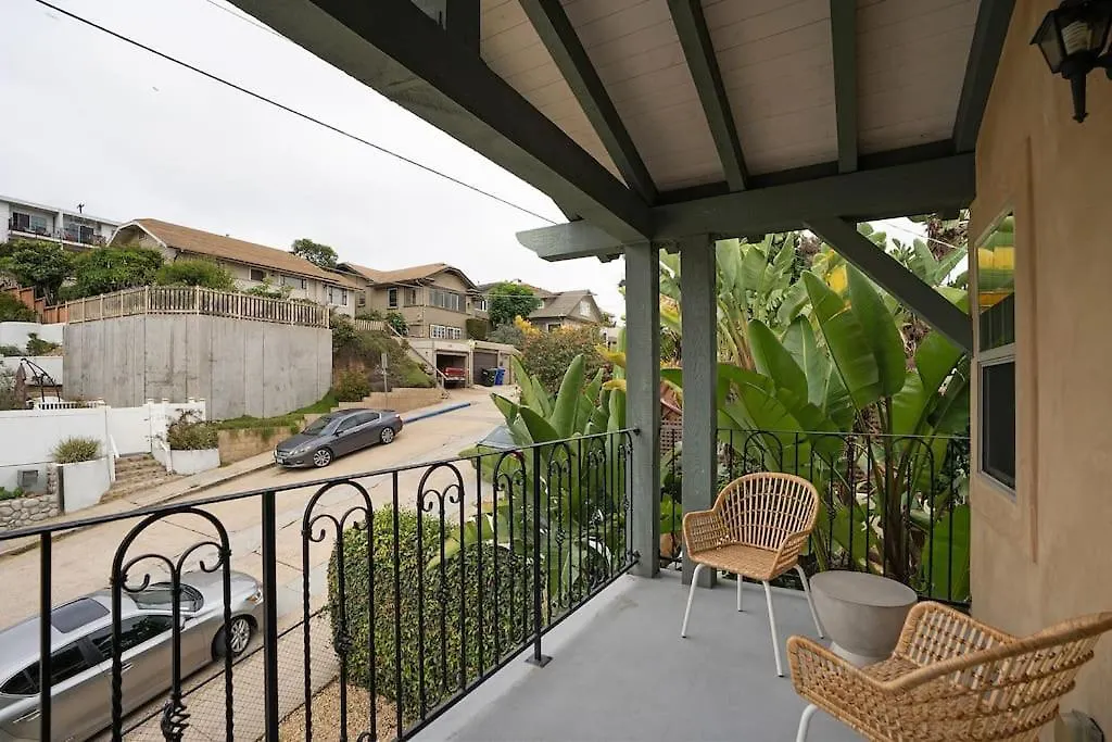 Holiday home Rooftop City/water Views*jacuzzi*king Beds*central *