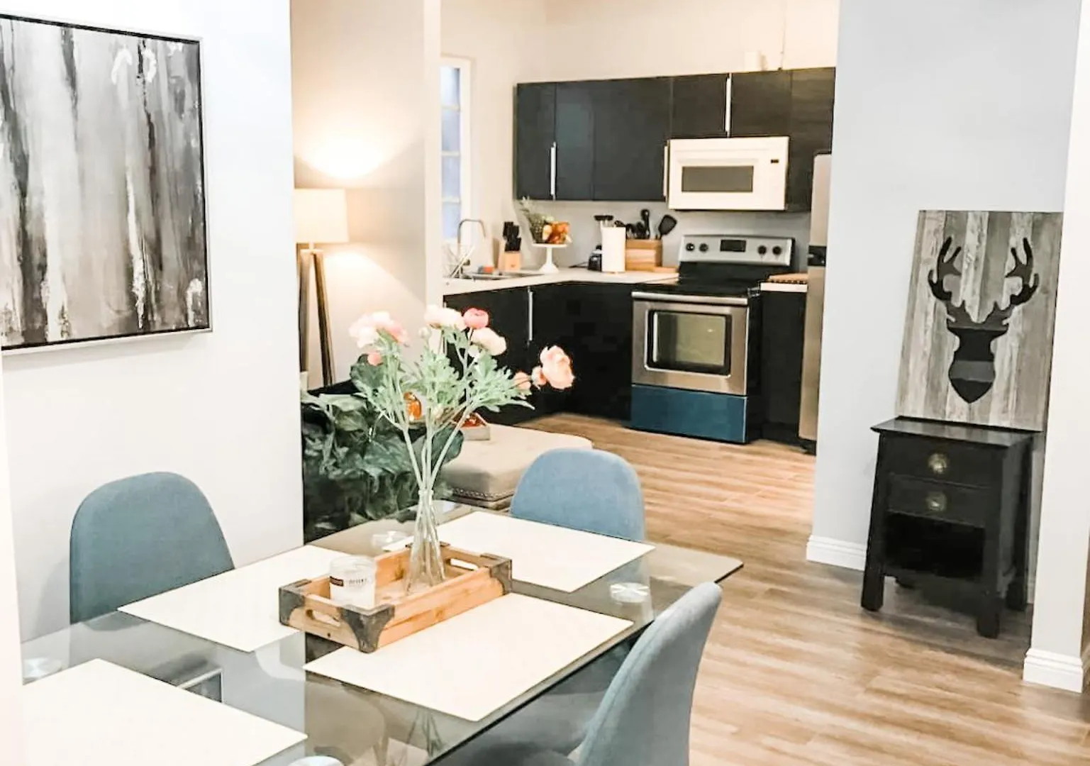 Apartment 2bdrm Gaslamp Conv Cntr - W Parking & 4 Beds #1 *