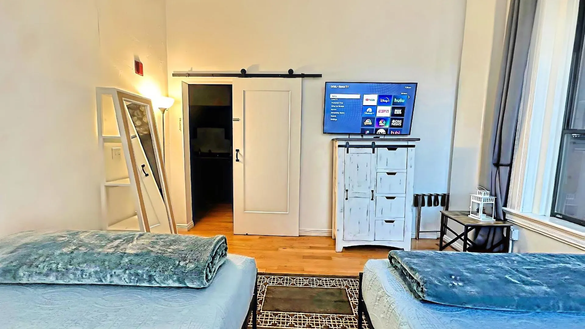 Hotel Gaslamp 2bdrm1ba - W Parking & 4 Beds #304 *
