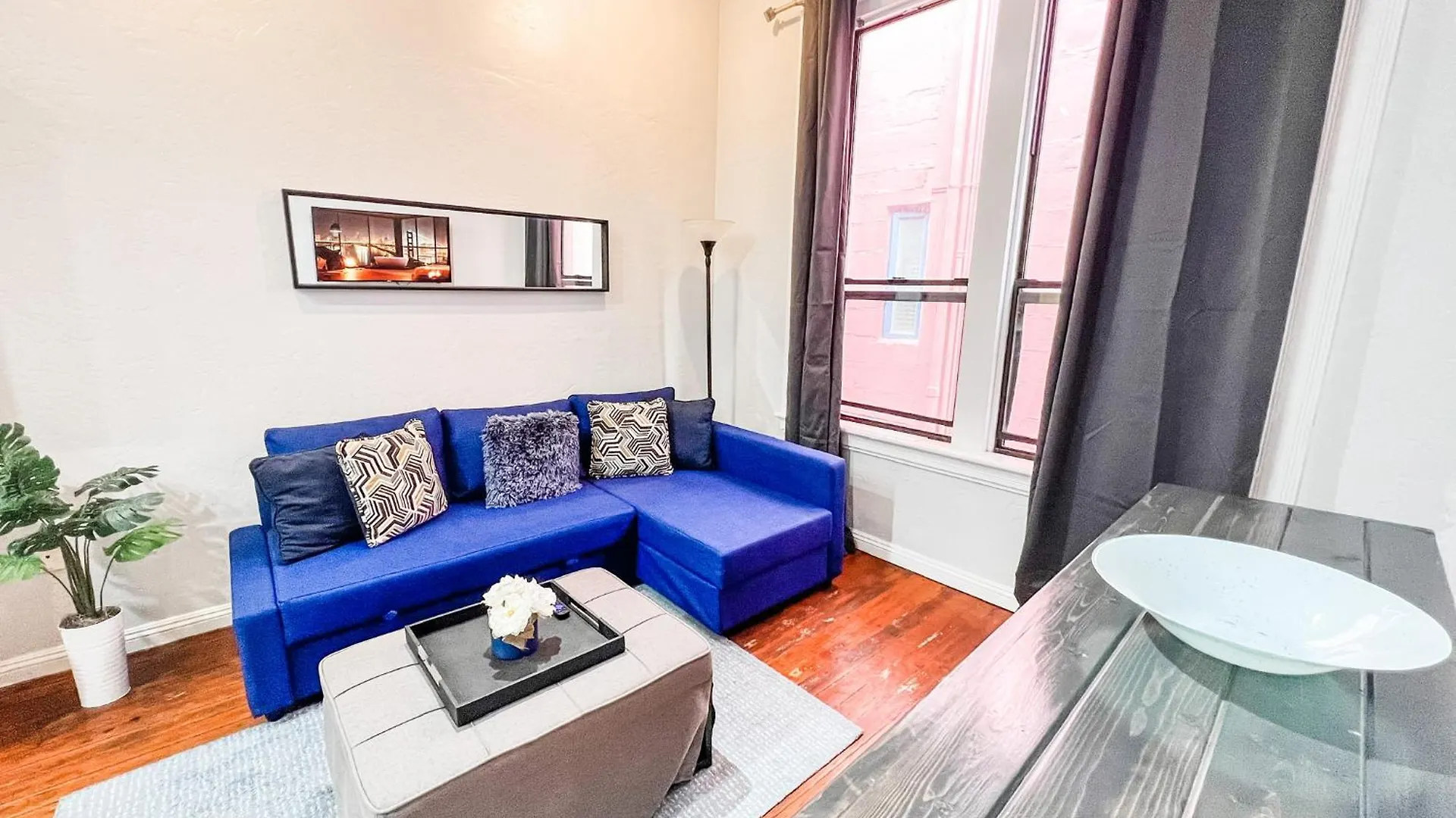Gaslamp 2bdrm1ba - W Parking & 4 Beds #304 Hotel