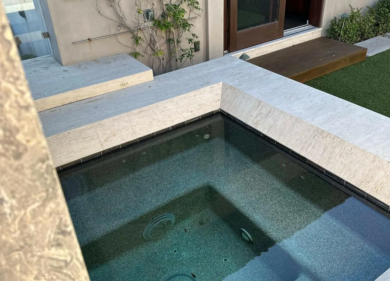 Holiday home Luxury Beachfront With Hot Tub & Ocean Views *