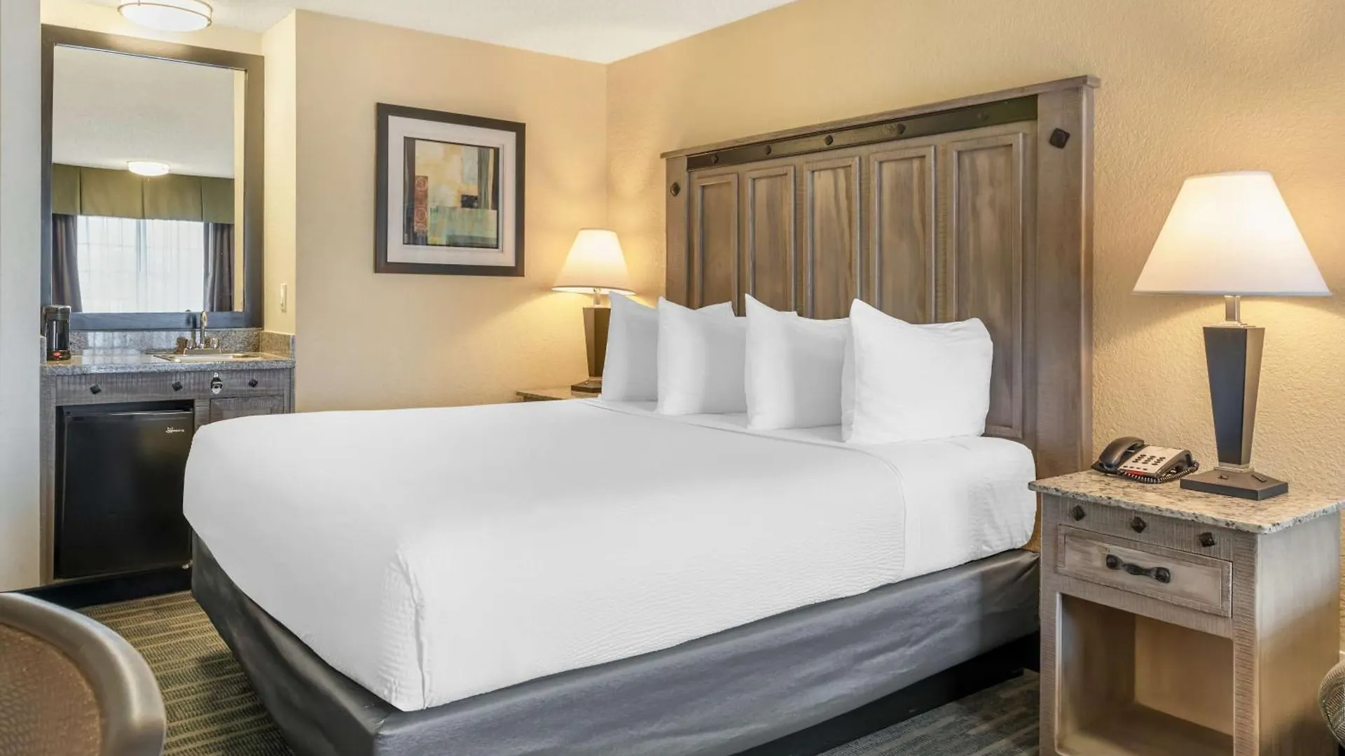 Western Americana Hotel