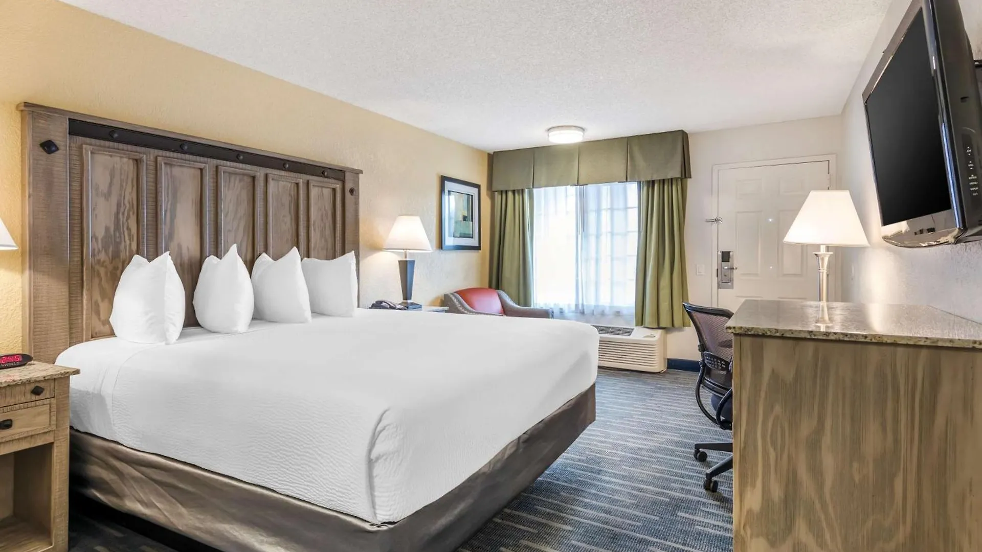 Hotel Western Americana 3*