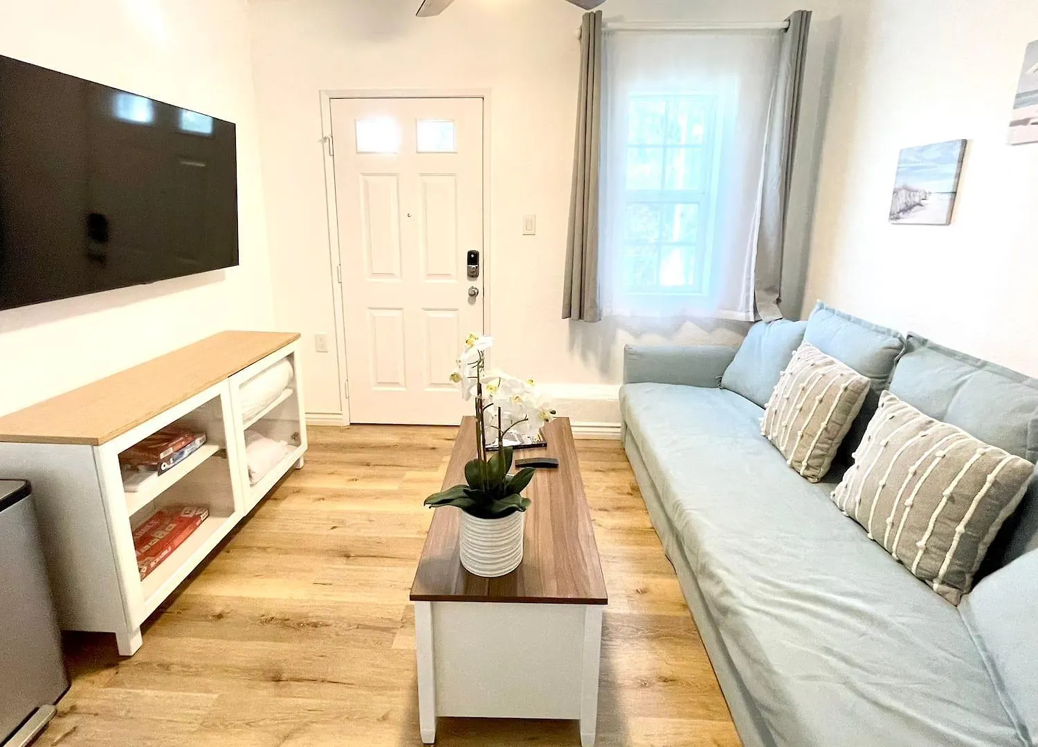 Apartment Hidden Gem With Hot Tub And Parking - 4 Guests