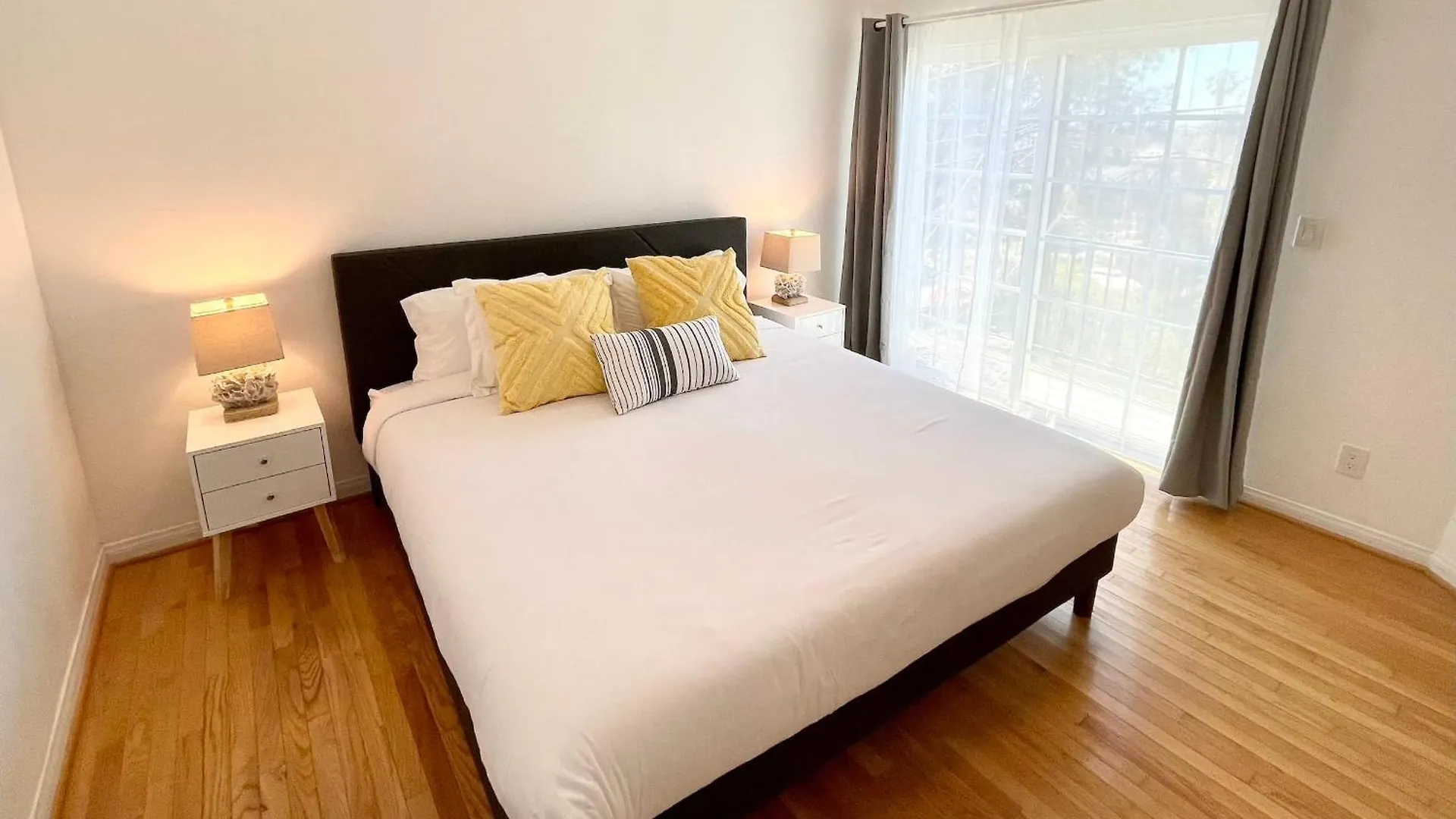 Hidden Gem With Hot Tub And Parking - 4 Guests Apartment