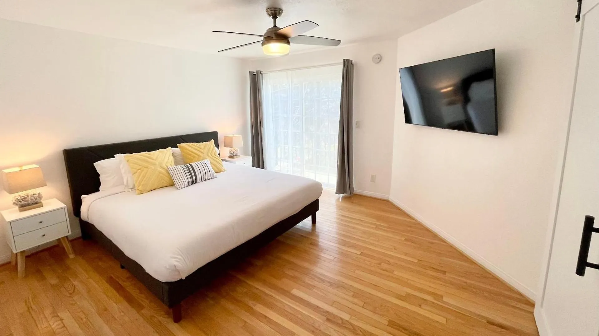 Hidden Gem With Hot Tub And Parking - 4 Guests * San Diego