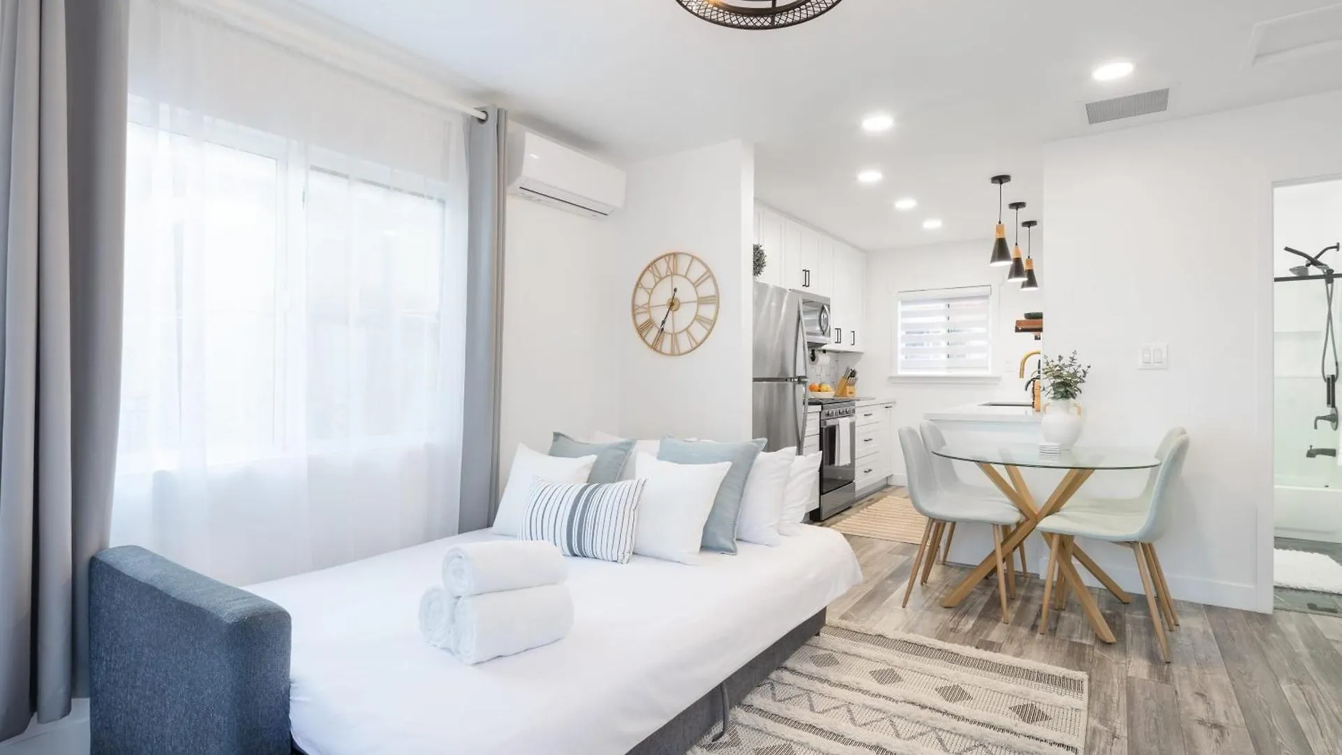Holiday home 2 Bedroom House - Fire Pit Table Bbq - Downtown San Diego