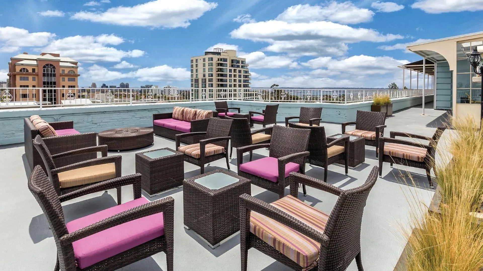 Apartment At The Park: San Diego