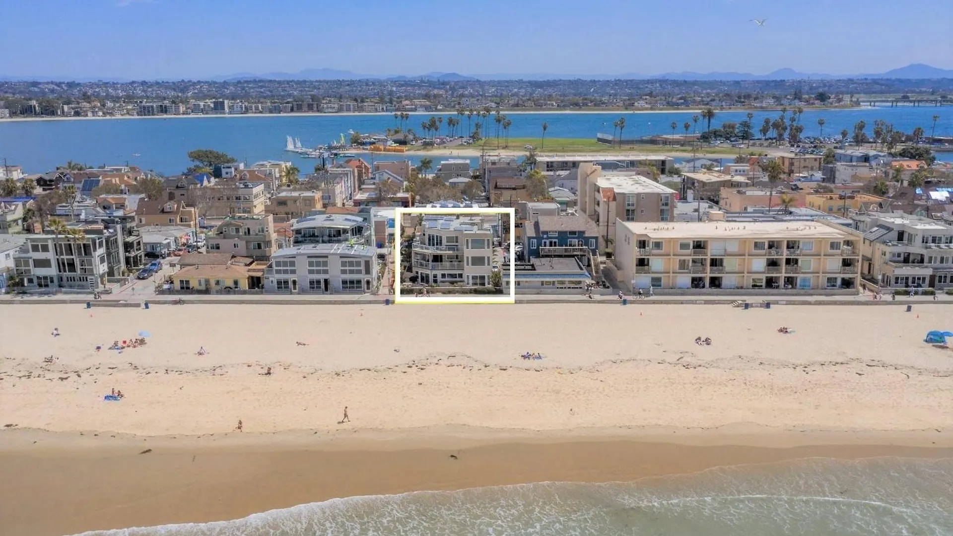 B5026 Rockaway Oceanfront 2 Apartment San Diego