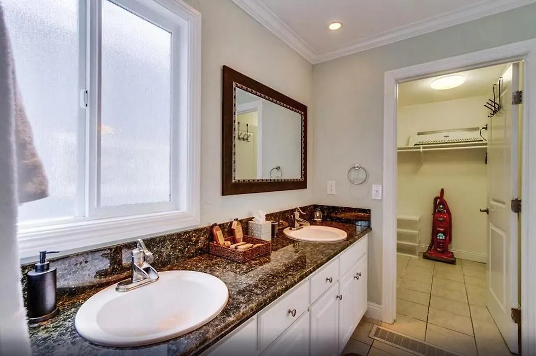 Mission Townhome Getaway San Diego