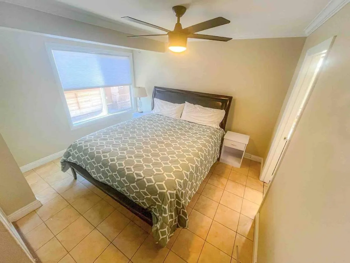 Mission Townhome Getaway Apartment