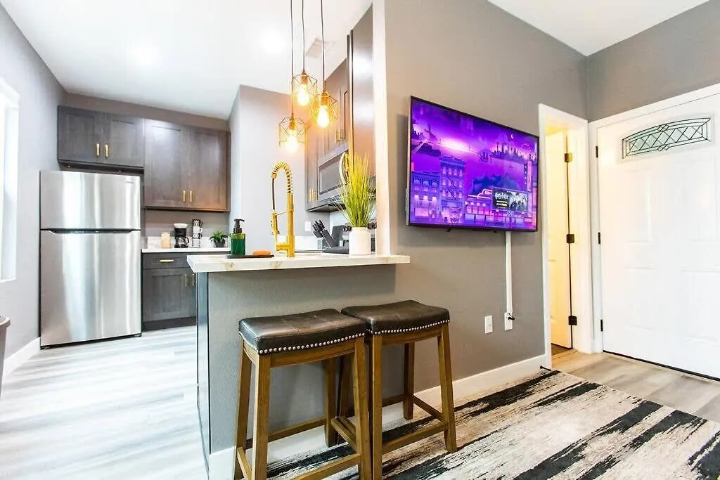 Healthcare&business-professionals-pets A C Wi-fi Apartment San Diego