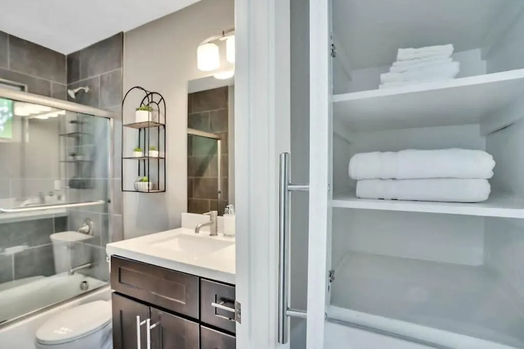 Northpark-businesstraveler-pets-w D-free-parking San Diego