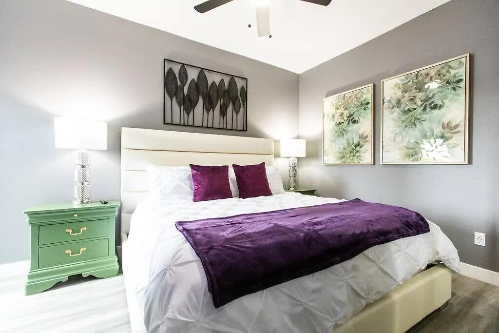 Apartment Restaurants-pets-professionals-fastwifi-a C-patios San Diego