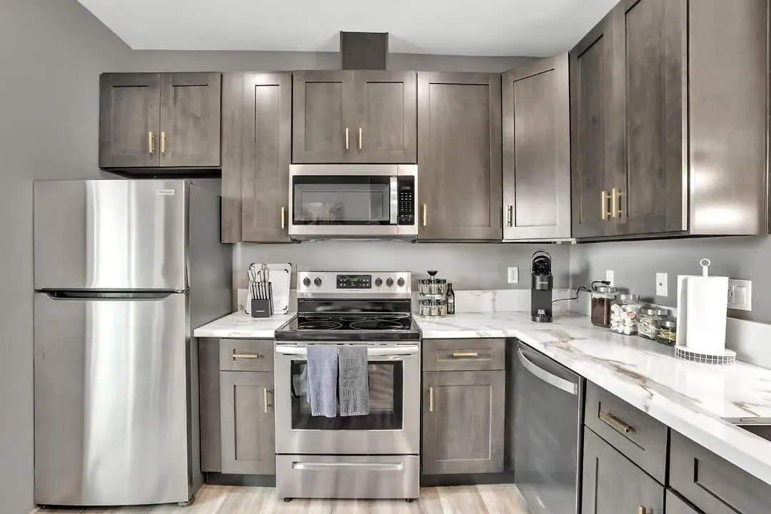 Professionals-restaurants-fastwifi-a C-desk- Pets Apartment San Diego