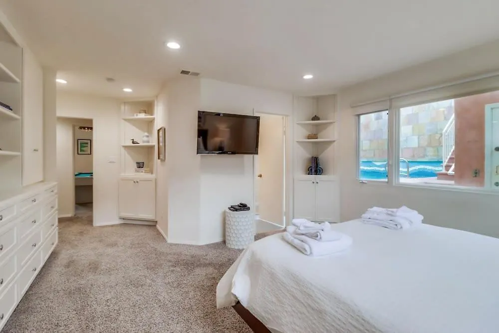 Ocean & Bay Views Pool & Hot Tub Rooftop Patio *
