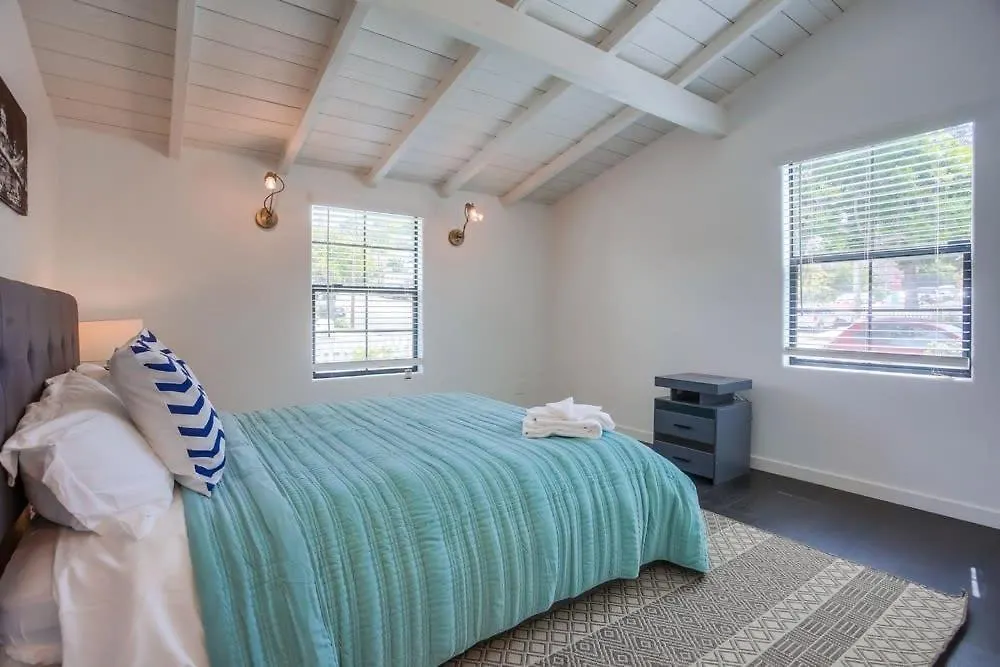 Downtown La Jolla Close To Cove Country Club *