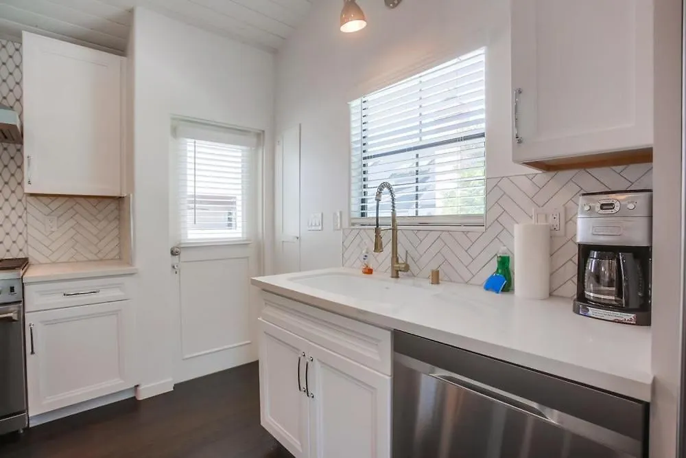 Downtown La Jolla Close To Cove Country Club *