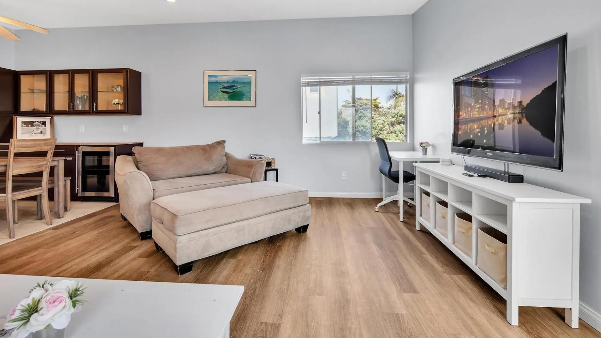 Stunning Haven! Steps To The & Pet Friendly! * San Diego