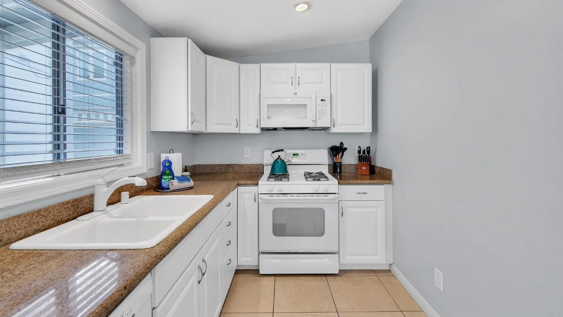 Stunning Haven! Steps To The & Pet Friendly! San Diego