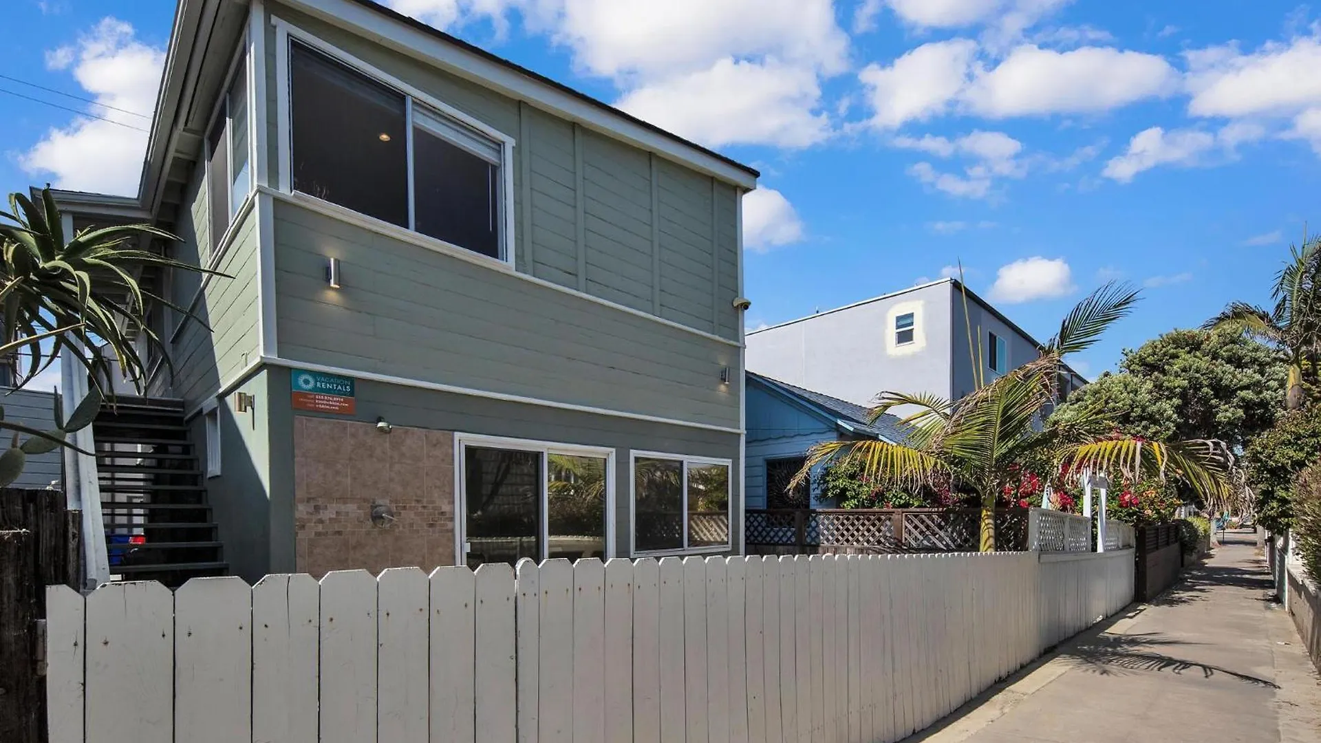 Holiday home Stunning Haven! Steps To The & Pet Friendly! *