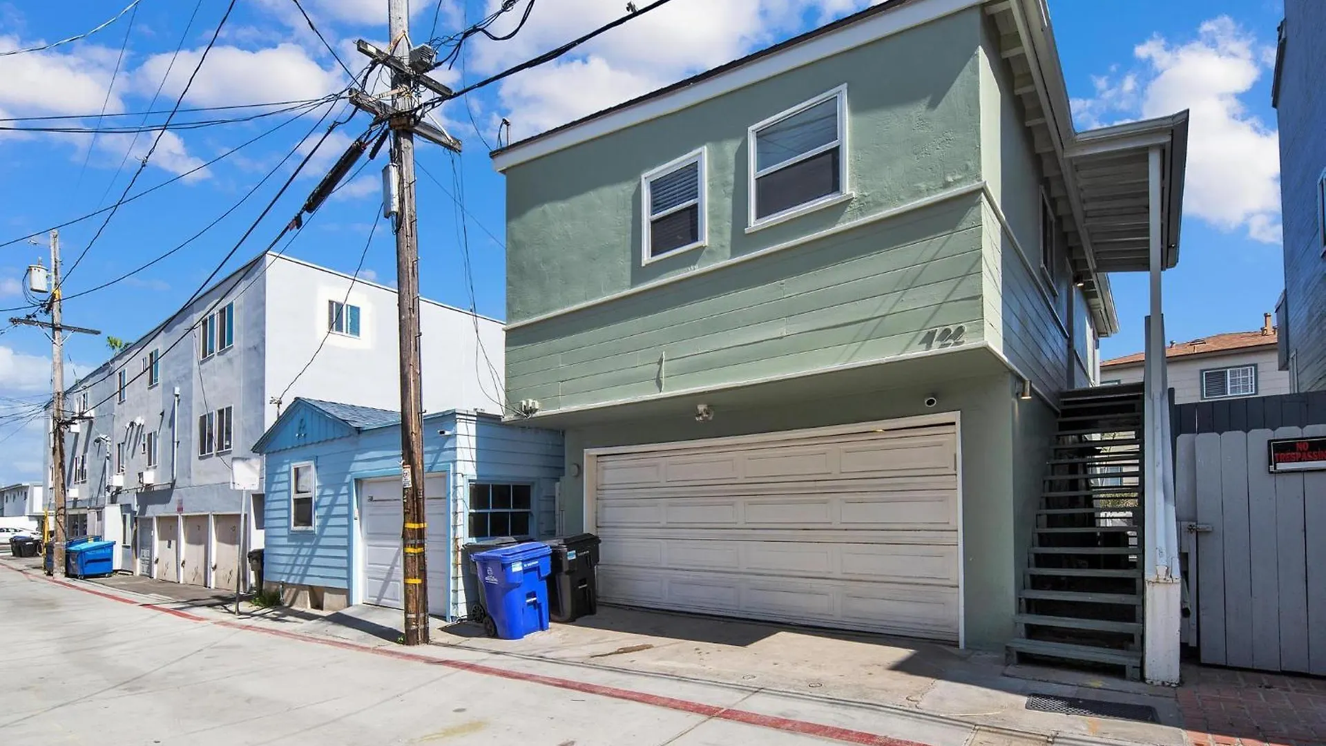 Stunning Haven! Steps To The & Pet Friendly! *