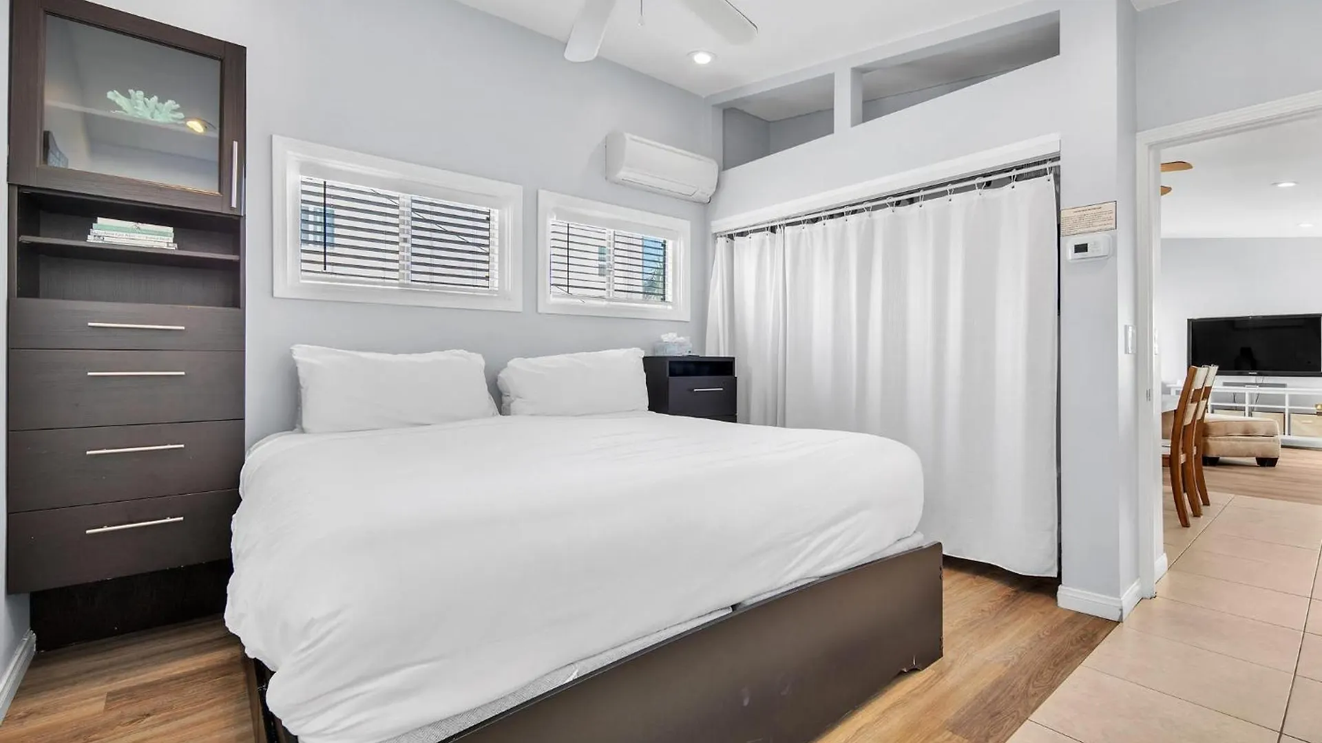 Stunning Haven! Steps To The & Pet Friendly! * San Diego