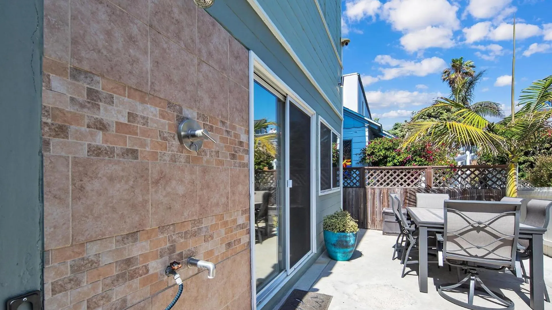 Stunning Haven! Steps To The & Pet Friendly! *