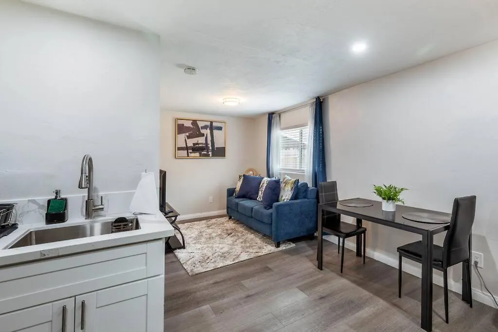 San Diego's Cozy Gem *