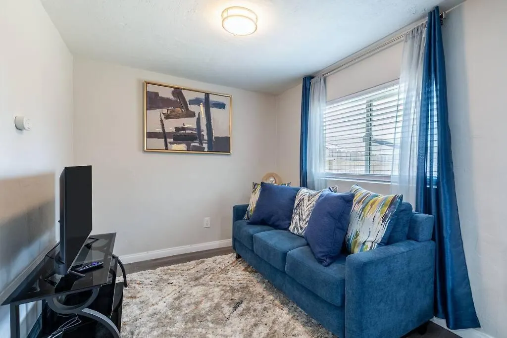 San Diego's Cozy Gem *