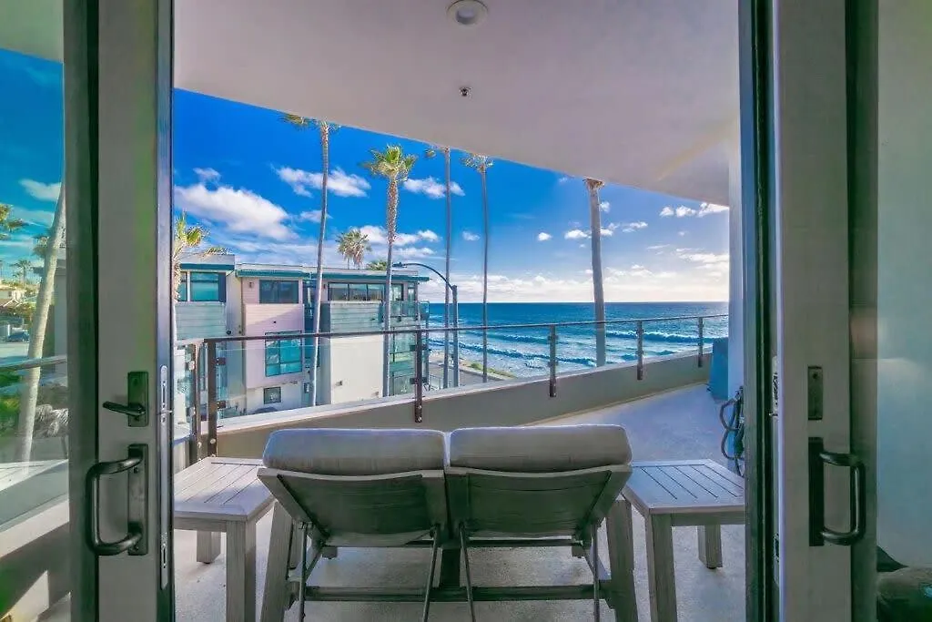 Beachside Paradise In Windansea Holiday home