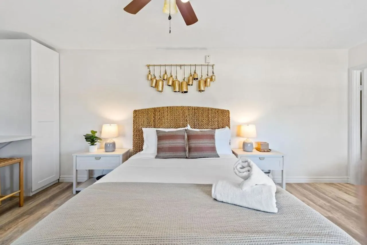 Apartment Charming Retreat By Rather Be *